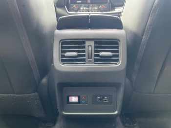 Photo 23 du bon plan NISSAN X-Trail e-4orce 213ch Tekna 7 places occasion à 36490 €