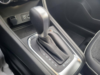 Photo 6 du bon plan RENAULT Captur 1.6 E-Tech hybride 145ch Techno Fast Track occasion à 22990 €