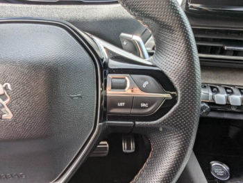 Photo 14 du bon plan PEUGEOT 3008 HYBRID 225ch GT e-EAT8 occasion à 26890 €