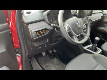 Photo 13 du bon plan DACIA Sandero 1.0 TCe 90ch Stepway Confort -22 occasion à 13990 €