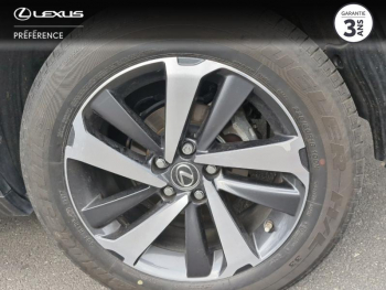 Photo 16 du bon plan LEXUS NX 300h 4WD Executive occasion à 32980 €