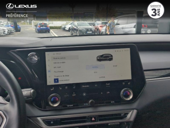 Photo 15 du bon plan LEXUS RX 450h+ Luxe 4WD occasion à 63900 €