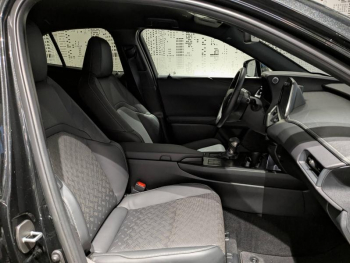 Photo 10 du bon plan LEXUS UX 250h Luxe 2WD occasion à 28900 €