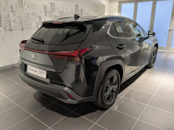 Photo 16 du bon plan LEXUS UX 250h Luxe 2WD occasion à 28900 €