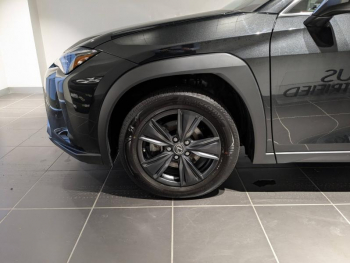 Photo 18 du bon plan LEXUS UX 250h Luxe 2WD occasion à 28900 €