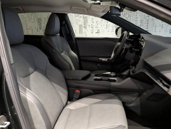 Photo 9 du bon plan LEXUS RZ 450e Luxe occasion à 41500 €