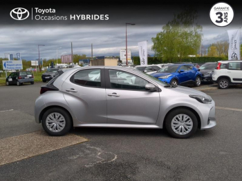 Photo 17 du bon plan TOYOTA Yaris 116h Dynamic Business 5p + Programme Beyond Zero Academy MY22 occasion à 19990 €
