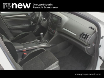 Photo 15 du bon plan RENAULT Megane 1.3 TCe 160ch FAP Intens occasion à 15900 €