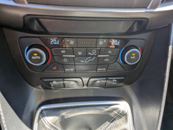 Photo 19 du bon plan FORD Transit Connect VUL L1 1.0E 100ch E85 Active occasion à 26940 €