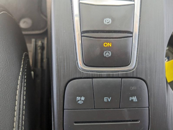 Photo 15 du bon plan FORD Kuga 2.5 Duratec 225ch PHEV Vignale BVA occasion à 28490 €