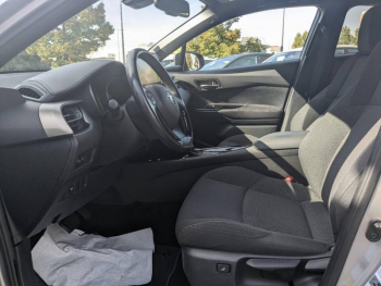 Photo 6 du bon plan TOYOTA C-HR 122h Graphic 2WD E-CVT occasion à 17900 €