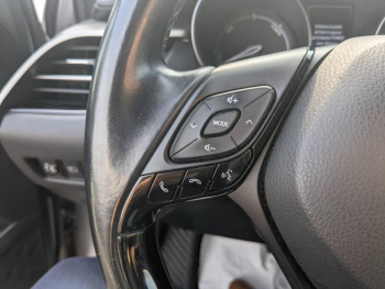 Photo 15 du bon plan TOYOTA C-HR 122h Graphic 2WD E-CVT occasion à 17900 €