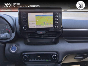 Photo 15 du bon plan TOYOTA Yaris 116h Dynamic Business 5p + Programme Beyond Zero Academy MY22 occasion à 19990 €