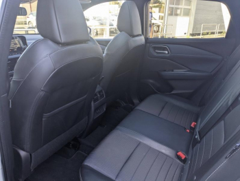 Photo 11 du bon plan NISSAN Qashqai 1.3 Mild Hybrid 158ch Tekna Xtronic occasion à 26900 €