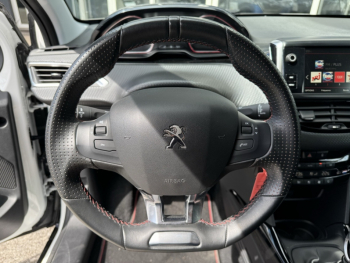 Photo 28 du bon plan PEUGEOT 2008 1.2  110ch  GT Line occasion à 12990 €