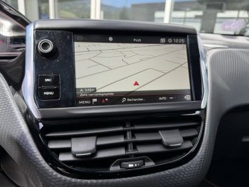 Photo 35 du bon plan PEUGEOT 2008 1.2  110ch  GT Line occasion à 12990 €