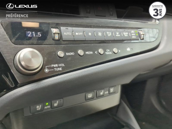 Photo 19 du bon plan LEXUS ES 300h Luxe MY23 occasion à 39990 €