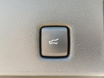 Photo 12 du bon plan FORD Kuga 2.5 Duratec 225ch PHEV Vignale BVA occasion à 34990 €