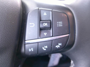 Photo 12 du bon plan FORD Fiesta 1.0 Flexifuel 95ch Titanium Business 5p occasion à 16901 €