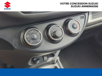 Photo 20 du bon plan TOYOTA Yaris 110 VVT-i Design CVT 5p occasion à 13980 €