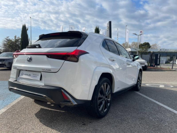 Photo 4 du bon plan LEXUS UX 250h 2WD F SPORT MY22 occasion à 29990 €