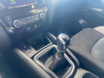 Photo 16 du bon plan NISSAN Qashqai 1.3 DIG-T 140ch N-Connecta 2019 occasion à 16390 €