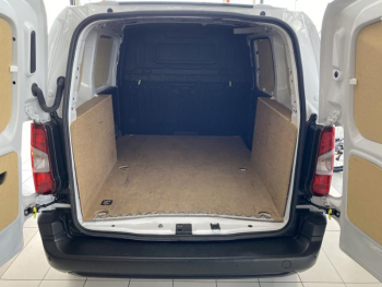 Photo 11 du bon plan OPEL Combo Cargo VUL M 650kg BlueHDi 100ch S&S occasion à 19490 €