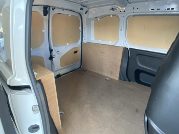 Photo 14 du bon plan OPEL Combo Cargo VUL M 650kg BlueHDi 100ch S&S occasion à 19490 €