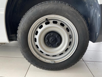 Photo 15 du bon plan OPEL Combo Cargo VUL M 650kg BlueHDi 100ch S&S occasion à 19490 €