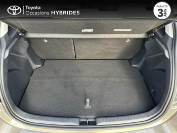Photo 14 du bon plan TOYOTA Yaris 116h Dynamic Business 5p + Programme Beyond Zero Academy MY22 occasion à 19790 €