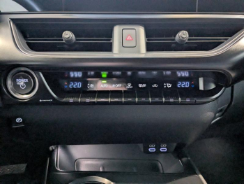 Photo 7 du bon plan LEXUS UX 250h F SPORT Design 2WD occasion à 29900 €