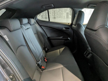 Photo 10 du bon plan LEXUS UX 250h F SPORT Design 2WD occasion à 29900 €