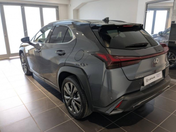 Photo 13 du bon plan LEXUS UX 250h F SPORT Design 2WD occasion à 29900 €