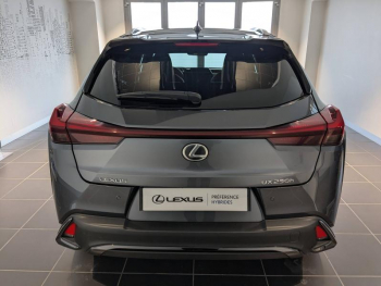 Photo 14 du bon plan LEXUS UX 250h F SPORT Design 2WD occasion à 29900 €