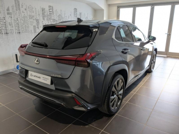 Photo 15 du bon plan LEXUS UX 250h F SPORT Design 2WD occasion à 29900 €