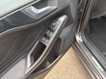 Photo 8 du bon plan FORD Focus 1.0 EcoBoost 125ch ST-Line occasion à 19000 €