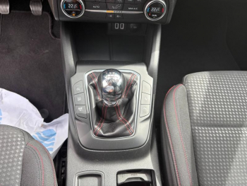 Photo 13 du bon plan FORD Focus 1.0 EcoBoost 125ch ST-Line occasion à 19000 €