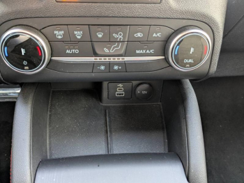 Photo 19 du bon plan FORD Kuga 2.5 Duratec 225ch PHEV ST-Line X BVA occasion à 39960 €
