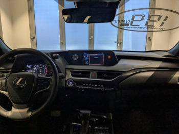 Photo 4 du bon plan LEXUS UX 250h 2WD Premium Edition MY21 occasion à 26500 €