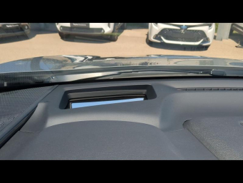 Photo 24 du bon plan TOYOTA C-HR 2.0 Hybride Rechargeable 225ch Collection NG23 occasion à 41500 €