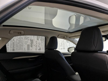 Photo 6 du bon plan LEXUS NX 300h 4WD Luxe occasion à 34900 €