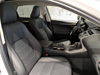 Photo 7 du bon plan LEXUS NX 300h 4WD Luxe occasion à 34900 €