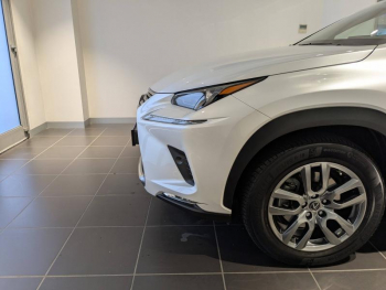 Photo 14 du bon plan LEXUS NX 300h 4WD Luxe occasion à 34900 €