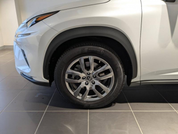 Photo 15 du bon plan LEXUS NX 300h 4WD Luxe occasion à 34900 €