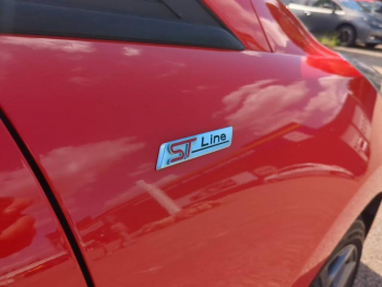 Photo 8 du bon plan FORD Fiesta 1.0 EcoBoost 140ch Stop&Start ST-Line 3p Euro6.2 occasion à 12990 €