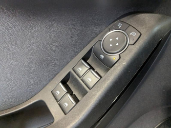 Photo 9 du bon plan FORD Fiesta 1.0 EcoBoost 95ch Cool & Connect 5p occasion à 14400 €
