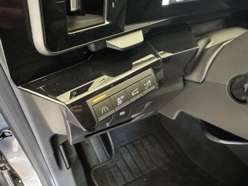 Photo 17 du bon plan RENAULT Austral 1.2 E-Tech full hybrid 200ch Iconic occasion à 34490 €
