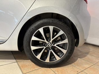 Photo 9 du bon plan RENAULT Clio 1.6 E-Tech hybride 145ch Evolution occasion à 17899 €