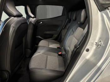 Photo 12 du bon plan RENAULT Clio 1.6 E-Tech hybride 145ch Evolution occasion à 17899 €