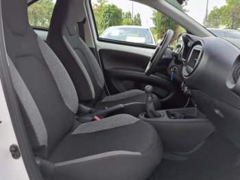 Photo 17 du bon plan TOYOTA Aygo X 1.0 VVT-i 72ch Active occasion à 13490 €
